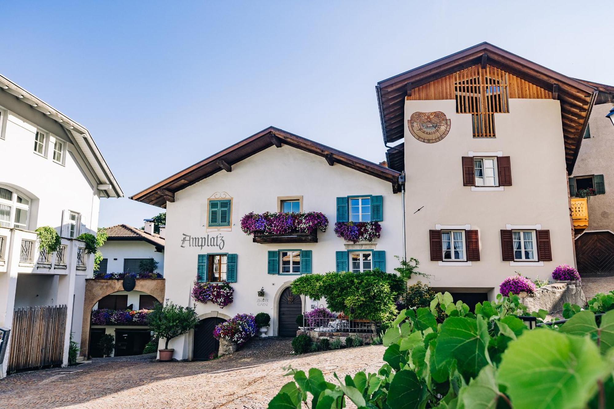 Amplatz 1523 - B&B And Suites มอนตาญา ภายนอก รูปภาพ